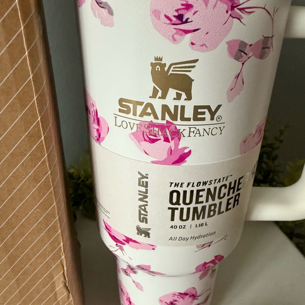 Stanley 40 fl oz H2.0 Flowstate Quencher, Brand New In Box ,limited Edition